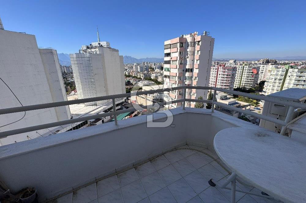 Lara Fener Mahallesinde Deniz Manzaralı Eşyalı 1+1 Daire