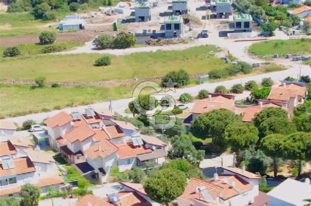 Şifne–Ildır Sınırında, Kumsal Plajlı, Deniz ve Dağ Manzaralı SATILIK Villa