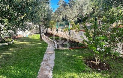 Şifne–Ildır Sınırında, Kumsal Plajlı, Deniz ve Dağ Manzaralı SATILIK Villa