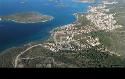 Şifne–Ildır Sınırında, Kumsal Plajlı, Deniz ve Dağ Manzaralı SATILIK Villa