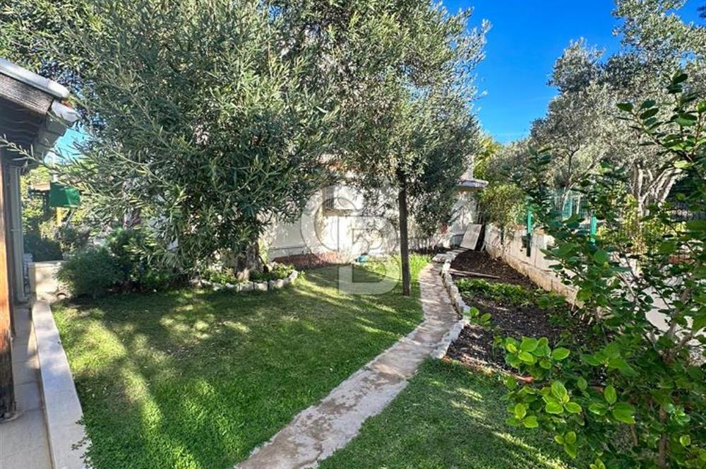 Şifne–Ildır Sınırında, Kumsal Plajlı, Deniz ve Dağ Manzaralı SATILIK Villa