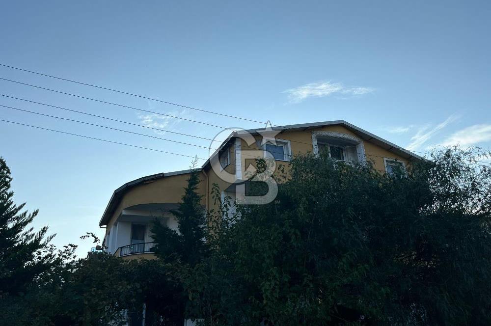 Yenifoça'da Deniz Manzaralı Eşyalı Kiralık 2+1 Daire