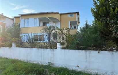 Yenifoça'da Deniz Manzaralı Eşyalı Kiralık 2+1 Daire