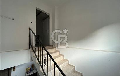 Yenifoça'da Deniz Manzaralı Eşyalı Kiralık 2+1 Daire