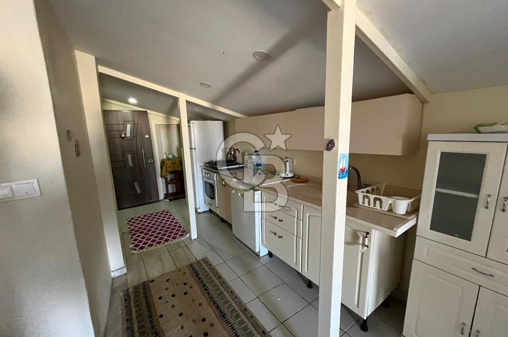Yenifoça'da Deniz Manzaralı Eşyalı Kiralık 2+1 Daire