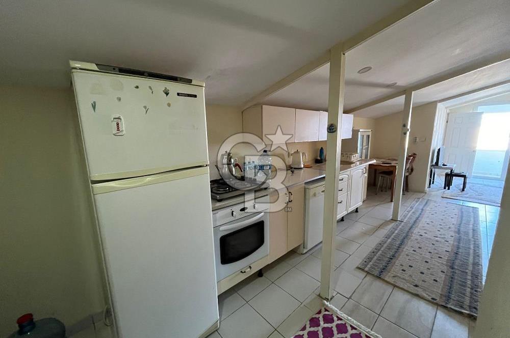 Yenifoça'da Deniz Manzaralı Eşyalı Kiralık 2+1 Daire