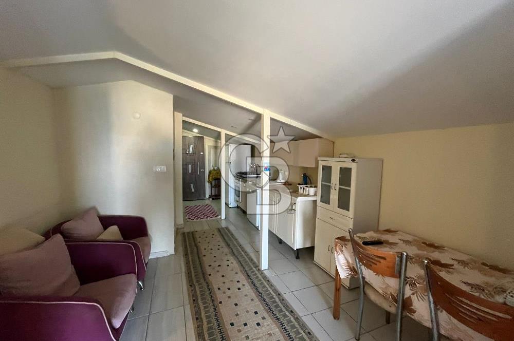 Yenifoça'da Deniz Manzaralı Eşyalı Kiralık 2+1 Daire