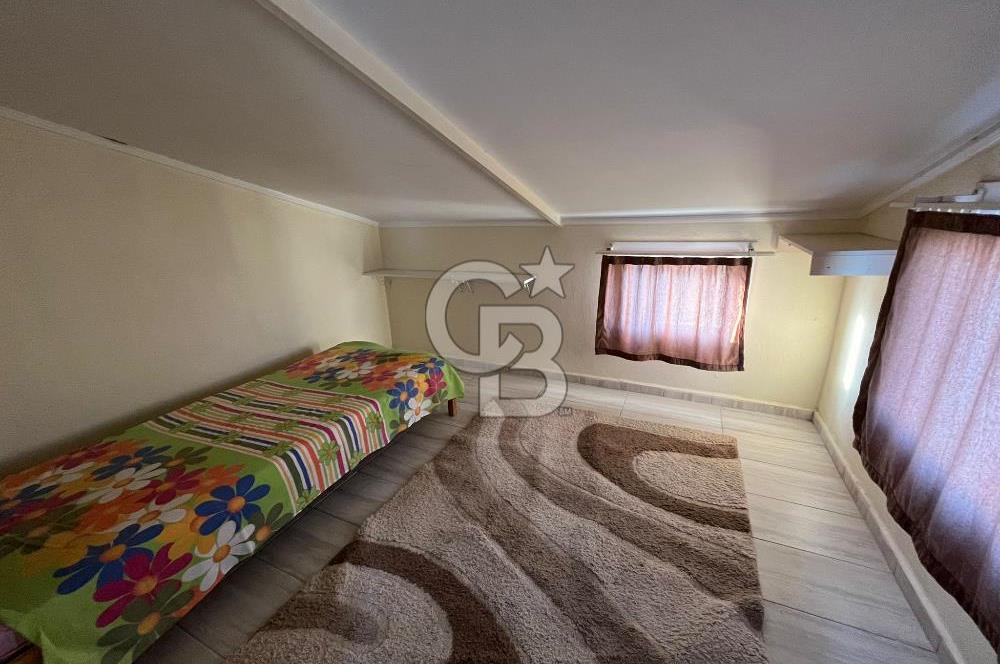 Yenifoça'da Deniz Manzaralı Eşyalı Kiralık 2+1 Daire