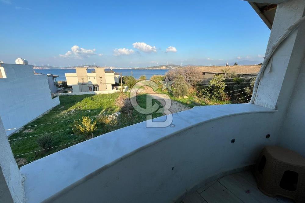 Yenifoça'da Deniz Manzaralı Eşyalı Kiralık 2+1 Daire
