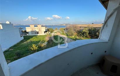 Yenifoça'da Deniz Manzaralı Eşyalı Kiralık 2+1 Daire