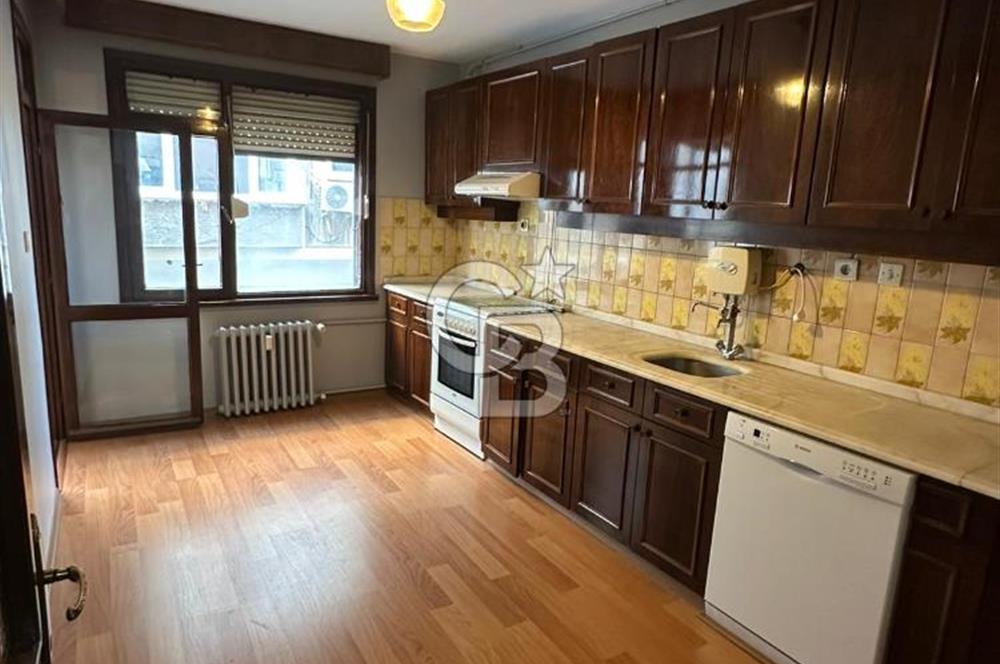 İNCİRLİ CADDESİNDE YÜKSEK TABELA DEĞERLİ KİRALIK 3+1 DAİRE