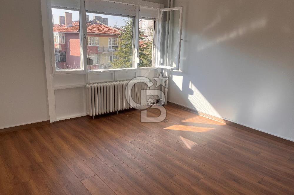 TUNALI, KENNEDY CADDE ÜZERİ İÇİ YENİLENMİŞ KİRALIK 2+1 DAİRE