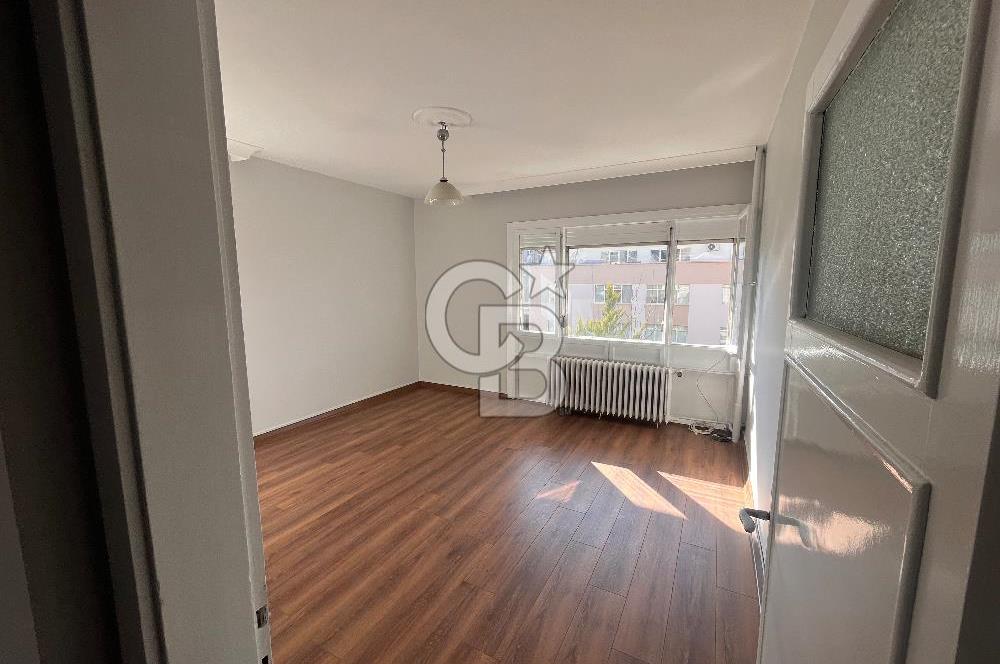 TUNALI, KENNEDY CADDE ÜZERİ İÇİ YENİLENMİŞ KİRALIK 2+1 DAİRE