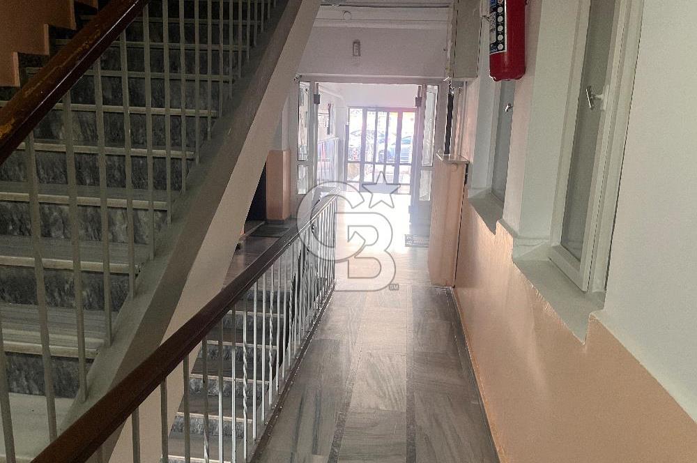 TUNALI, KENNEDY CADDE ÜZERİ İÇİ YENİLENMİŞ KİRALIK 2+1 DAİRE