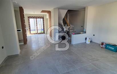 KUŞADASI SOĞUCAK TA SATILIK SIFIR 4+1 ÖZEL HAVUZLU TRİPLEX VİLLA