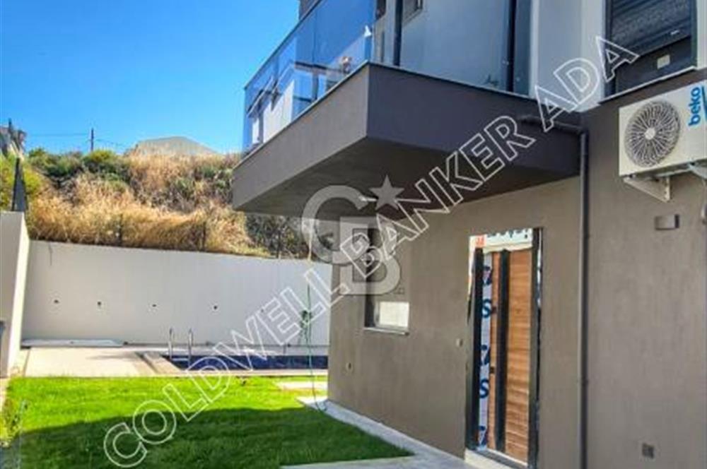 KUŞADASI SOĞUCAK TA SATILIK SIFIR 4+1 ÖZEL HAVUZLU TRİPLEX VİLLA