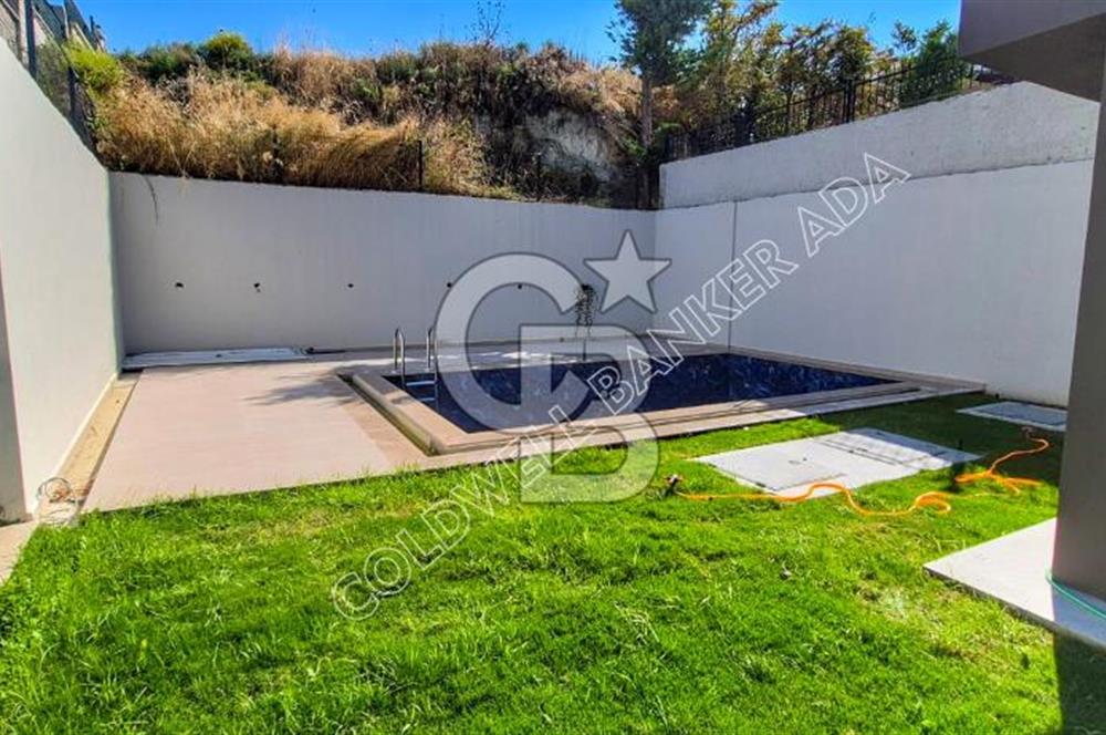 KUŞADASI SOĞUCAK TA SATILIK SIFIR 4+1 ÖZEL HAVUZLU TRİPLEX VİLLA