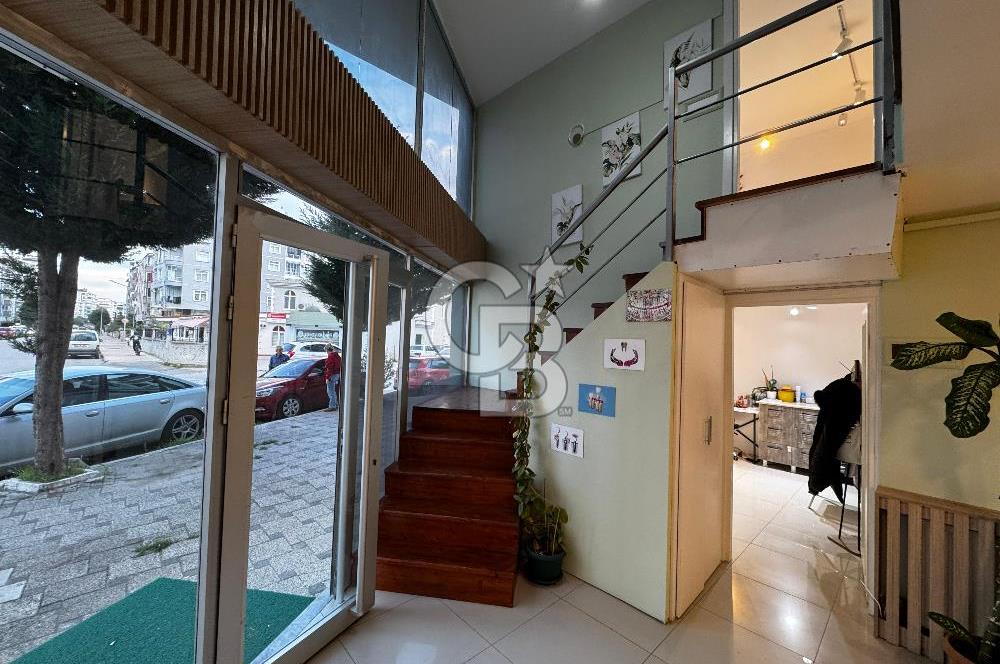 Yenimahalle'de Merkezi Konumda Satılık Dükkan