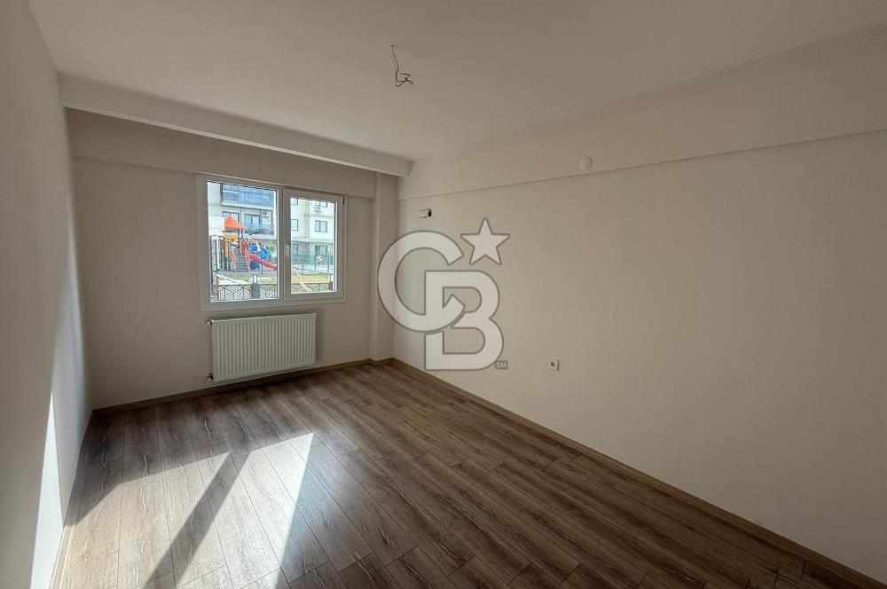 MENEMEN KOYUNDERE’DE TERASLI SİTE İÇİ 3+1 SATILIK ARAKAT DAİRE 