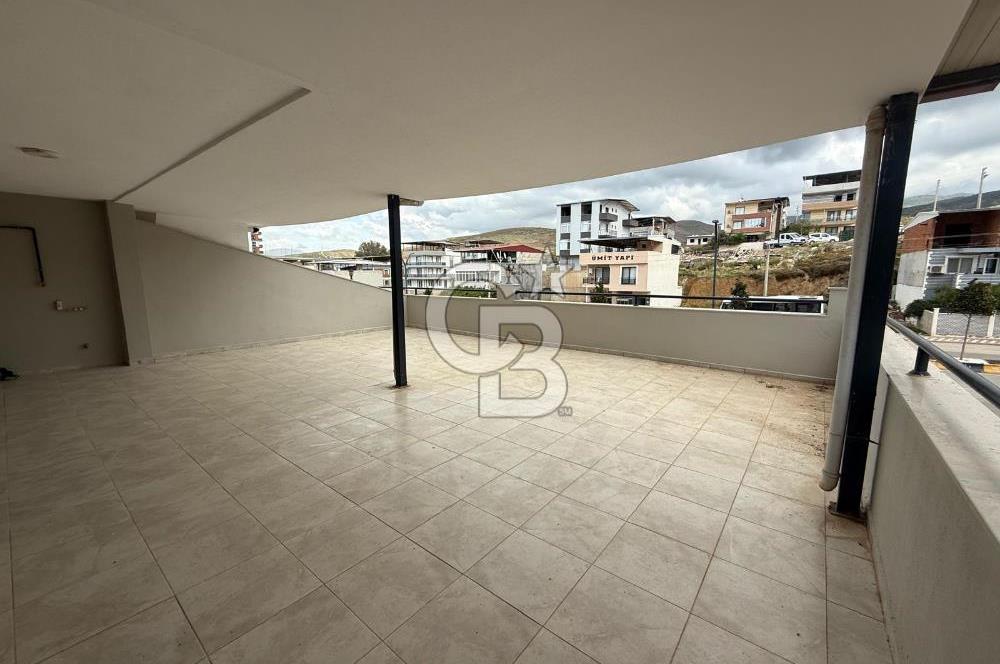 MENEMEN KOYUNDERE’DE TERASLI SİTE İÇİ 3+1 SATILIK ARAKAT DAİRE 