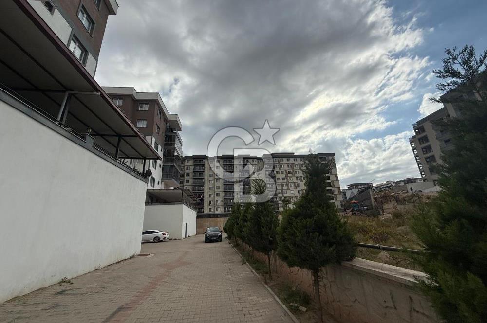 MENEMEN KOYUNDERE’DE TERASLI SİTE İÇİ 3+1 SATILIK ARAKAT DAİRE 