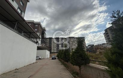 MENEMEN KOYUNDERE’DE TERASLI SİTE İÇİ 3+1 SATILIK ARAKAT DAİRE 