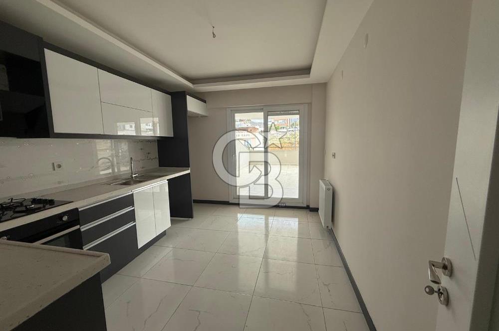 MENEMEN KOYUNDERE’DE TERASLI SİTE İÇİ 3+1 SATILIK ARAKAT DAİRE 