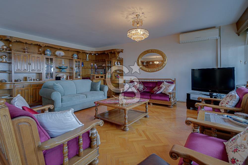 izmir Göztepede satılık yalı dairesi