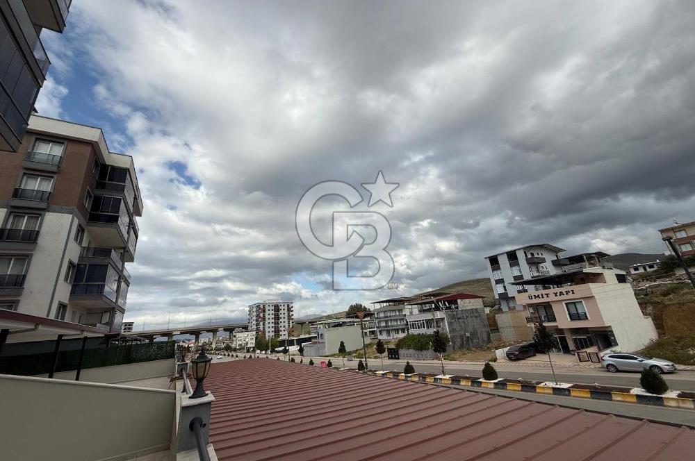 MENEMEN KOYUNDERE’DE TERASLI SİTE İÇİ 3+1 SATILIK ARAKAT DAİRE 