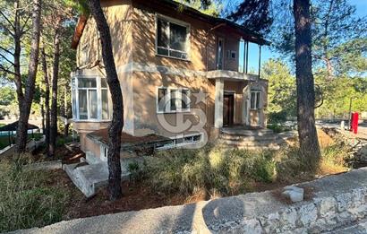 URLA KALABAK‘TA ÇAMLIBEL SİTESİ SATILIK MÜSTAKİL VİLLA