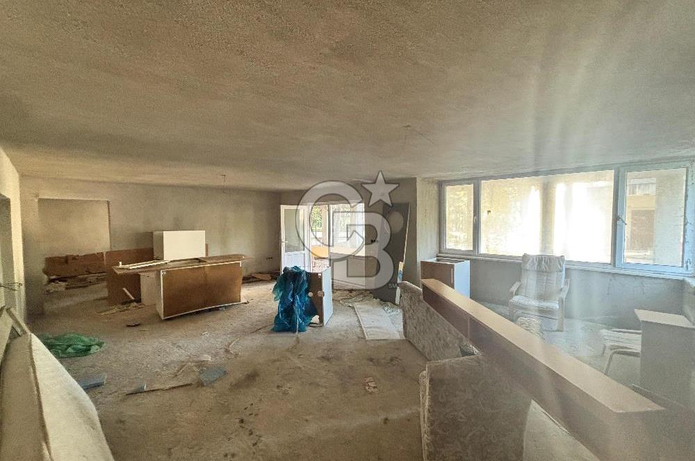 URLA KALABAK‘TA ÇAMLIBEL SİTESİ SATILIK MÜSTAKİL VİLLA