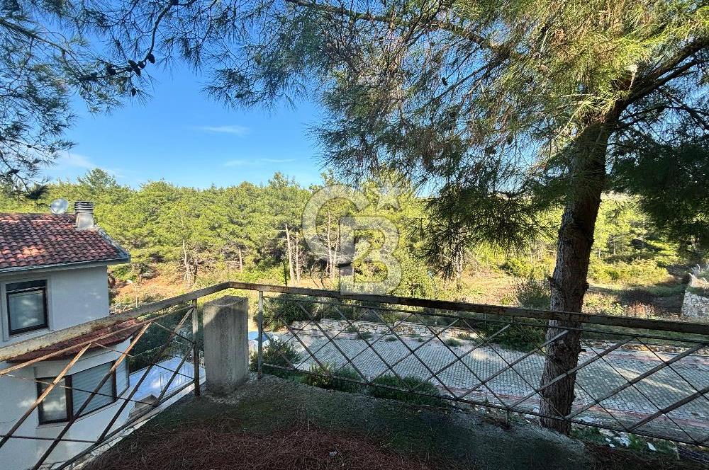 URLA KALABAK‘TA ÇAMLIBEL SİTESİ SATILIK MÜSTAKİL VİLLA