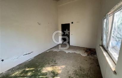 URLA KALABAK‘TA ÇAMLIBEL SİTESİ SATILIK MÜSTAKİL VİLLA