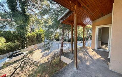 URLA KALABAK‘TA ÇAMLIBEL SİTESİ SATILIK MÜSTAKİL VİLLA