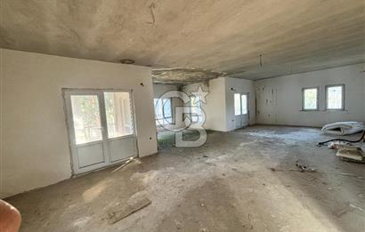 URLA KALABAK‘TA ÇAMLIBEL SİTESİ SATILIK MÜSTAKİL VİLLA