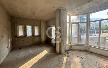 URLA KALABAK‘TA ÇAMLIBEL SİTESİ SATILIK MÜSTAKİL VİLLA