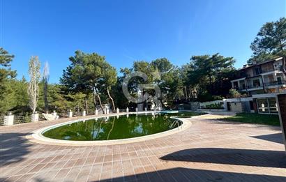 URLA KALABAK‘TA ÇAMLIBEL SİTESİ SATILIK MÜSTAKİL VİLLA