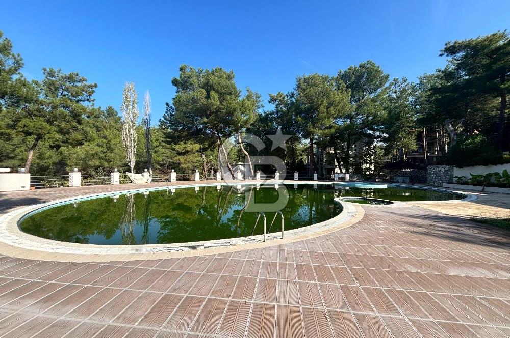 URLA KALABAK‘TA ÇAMLIBEL SİTESİ SATILIK MÜSTAKİL VİLLA