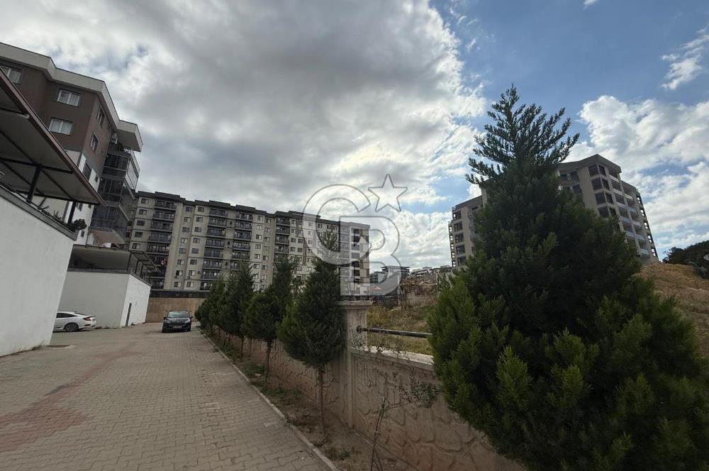 MENEMEN KOYUNDERE’DE TERASLI SİTE İÇİ 3+1 SATILIK ARAKAT DAİRE 