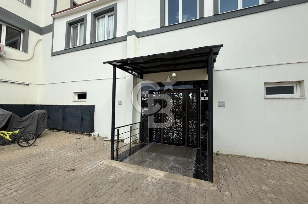 MENEMEN KOYUNDERE’DE TERASLI SİTE İÇİ 3+1 SATILIK ARAKAT DAİRE 