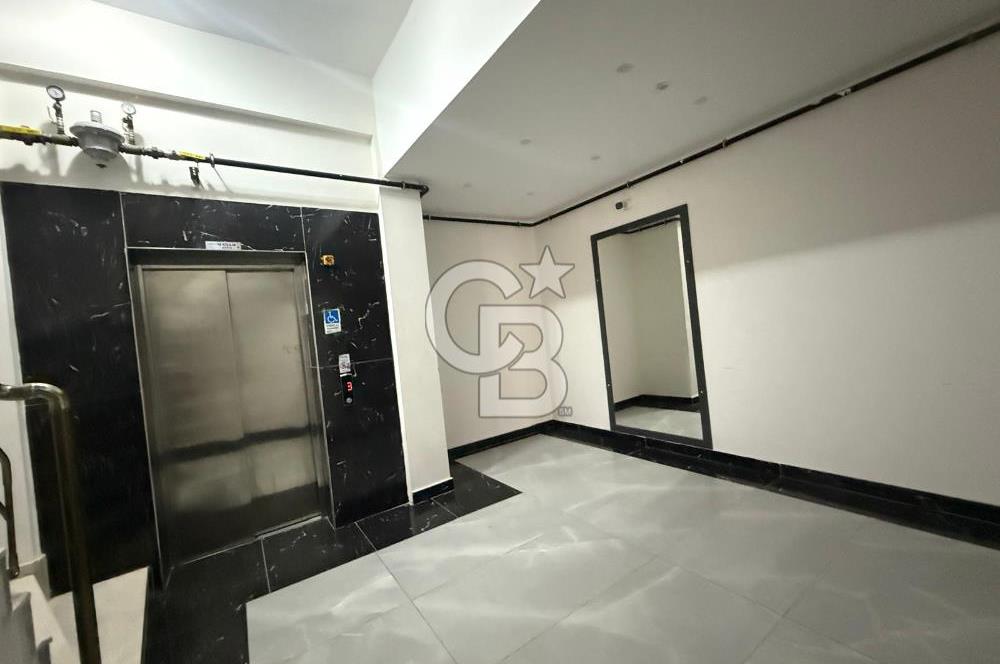 MENEMEN KOYUNDERE’DE TERASLI SİTE İÇİ 3+1 SATILIK ARAKAT DAİRE 