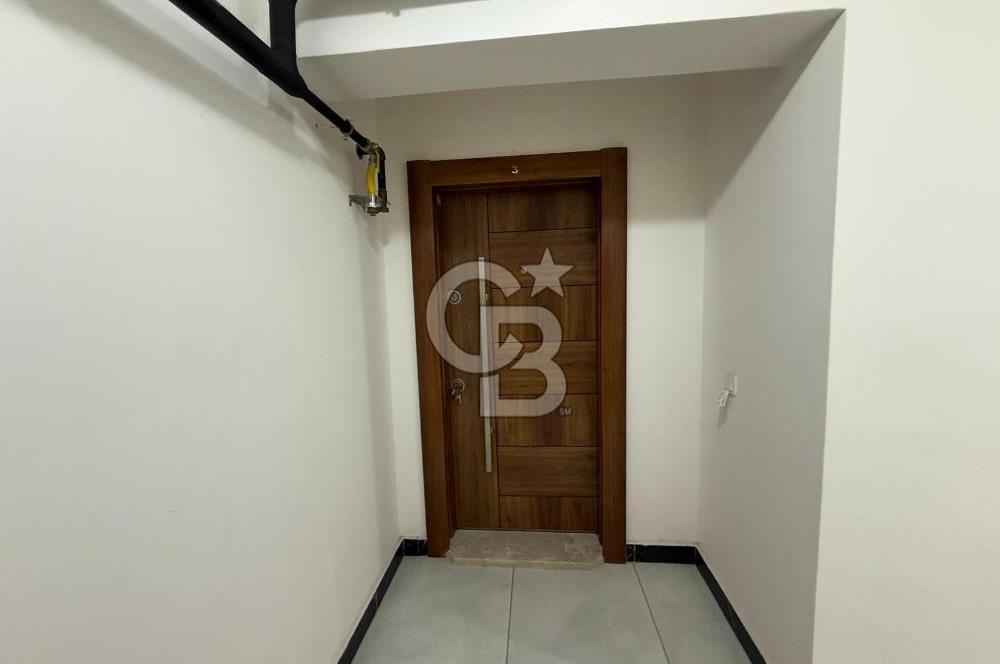 MENEMEN KOYUNDERE’DE TERASLI SİTE İÇİ 3+1 SATILIK ARAKAT DAİRE 