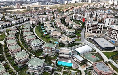 BAHÇEŞEHİR ESTONŞEHİR KORU 4.5+1 SATILIK KÖŞE BAHÇE DUBLEKSİ