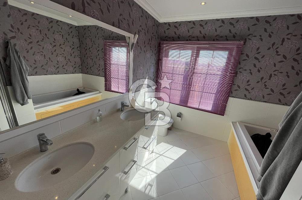 KARAAĞAÇ SUNFLOWER VİLLALARINDA KİRALIK 6+1 VİLLA HAVUZLU