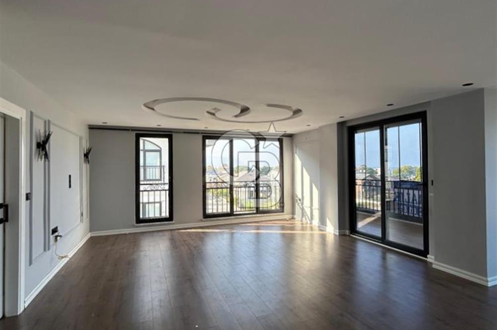 Cumhuriyet Mahallesi’nde  Deniz Manzaralı Lüks Dubleks Daire