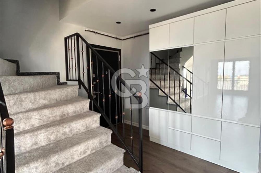 Cumhuriyet Mahallesi’nde  Deniz Manzaralı Lüks Dubleks Daire