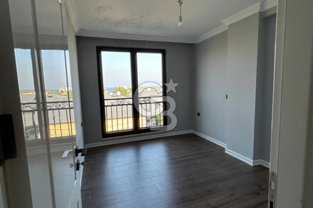 Cumhuriyet Mahallesi’nde  Deniz Manzaralı Lüks Dubleks Daire