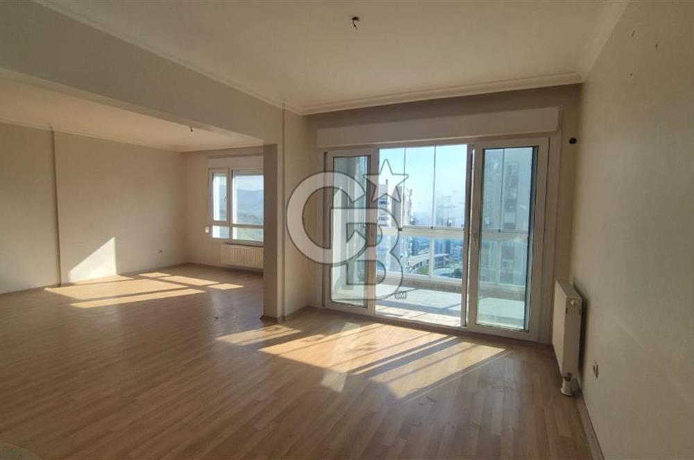 Burak Kul'dan Karşıyaka YÜKSEK VADİ SİTESİ 3+1 Fırsat Daire