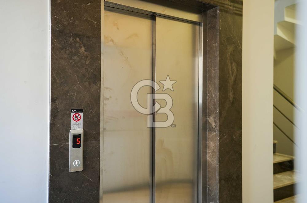 BEŞİKTAŞ DİKİLİTAŞ’TA SATILIK MANZARALI, YENİ VE KAT MÜLKİYETLİ ÇATI DUBLEKS