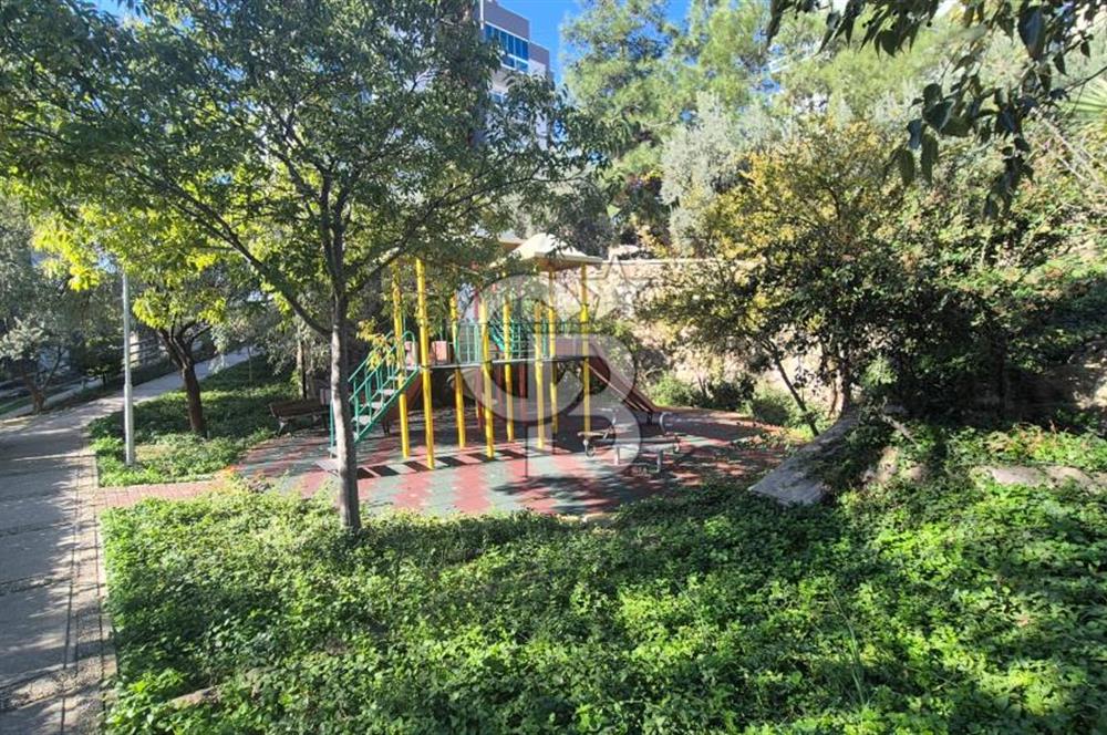 Burak Kul'dan Karşıyaka YÜKSEK VADİ SİTESİ 3+1 Fırsat Daire